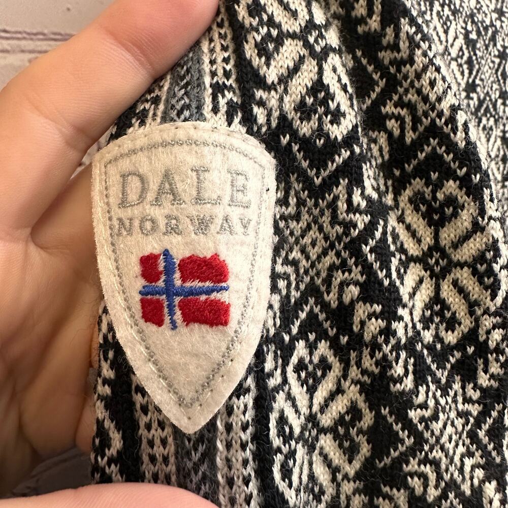 Dale of Norway Women's Frida Jacket Sweater Full Zip Black & White Small FLAWED - Picture 15 of 16